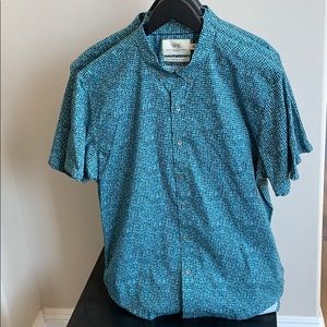 Cotton blend short sleeved button up